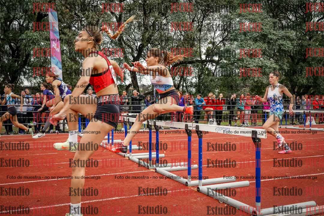 Fotos de los 100 m con vallas de mujeres
