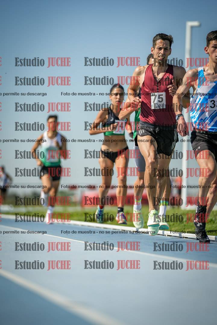 Fotos de los 5000 m de mujeres y varones - serie 1