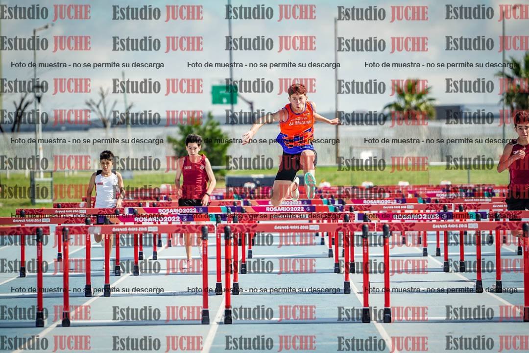 Fotos de los 80 m con vallas de varones