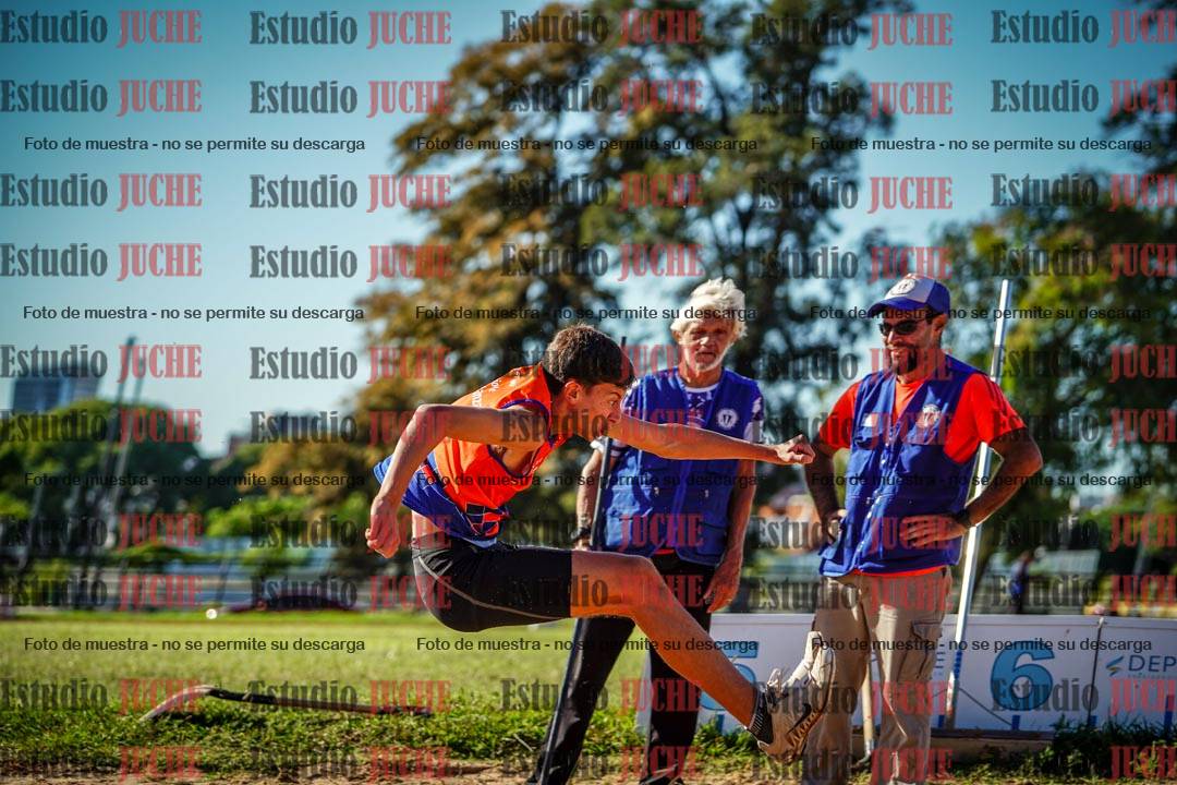 Fotos del salto en largo de varones - U16