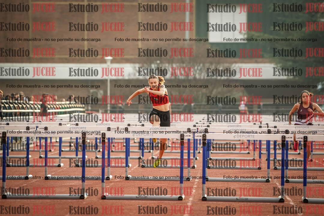 Fotos de los 100 m con vallas de mujeres