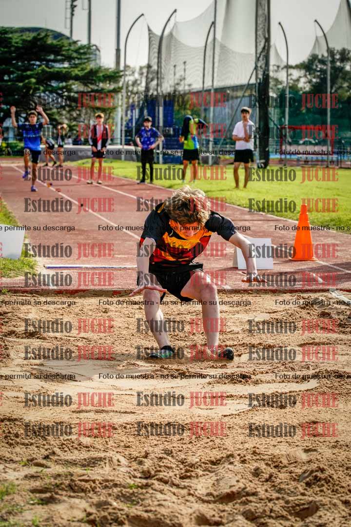 Fotos del salto en largo de varones
