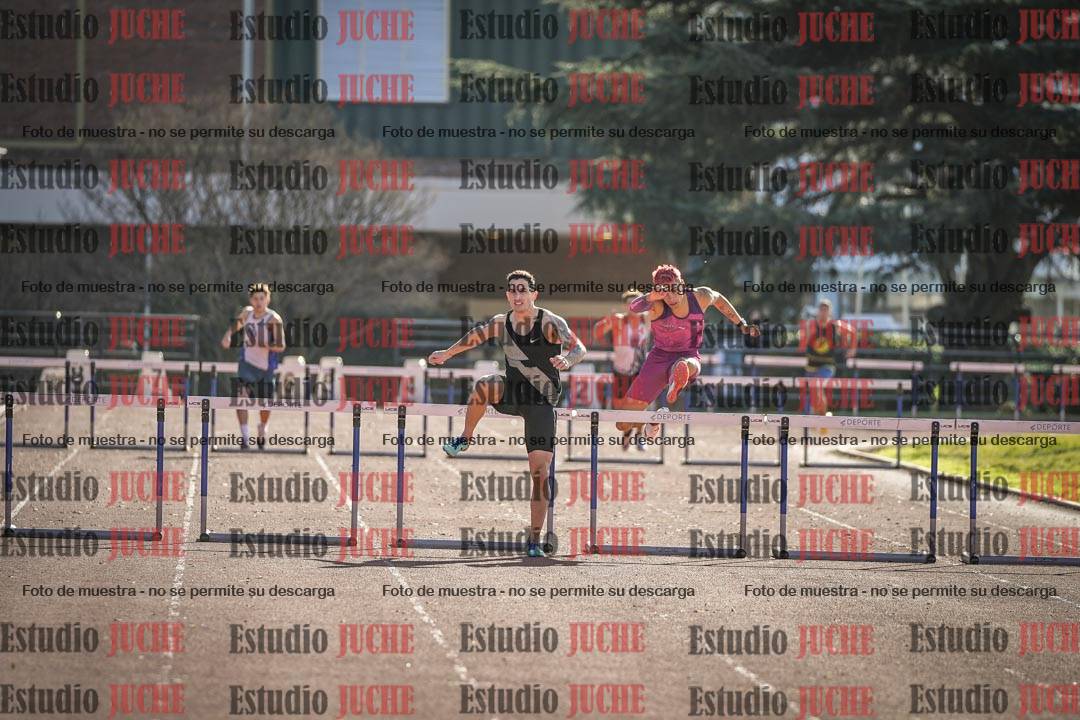 Fotos de los 400 m con vallas de varones