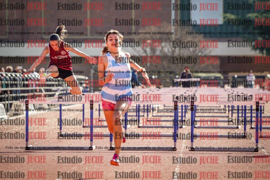 Fotos de los 80 m con vallas de mujeres - U16