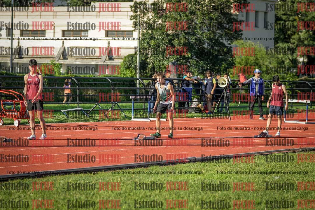 Fotos de los 295 m con vallas de varones