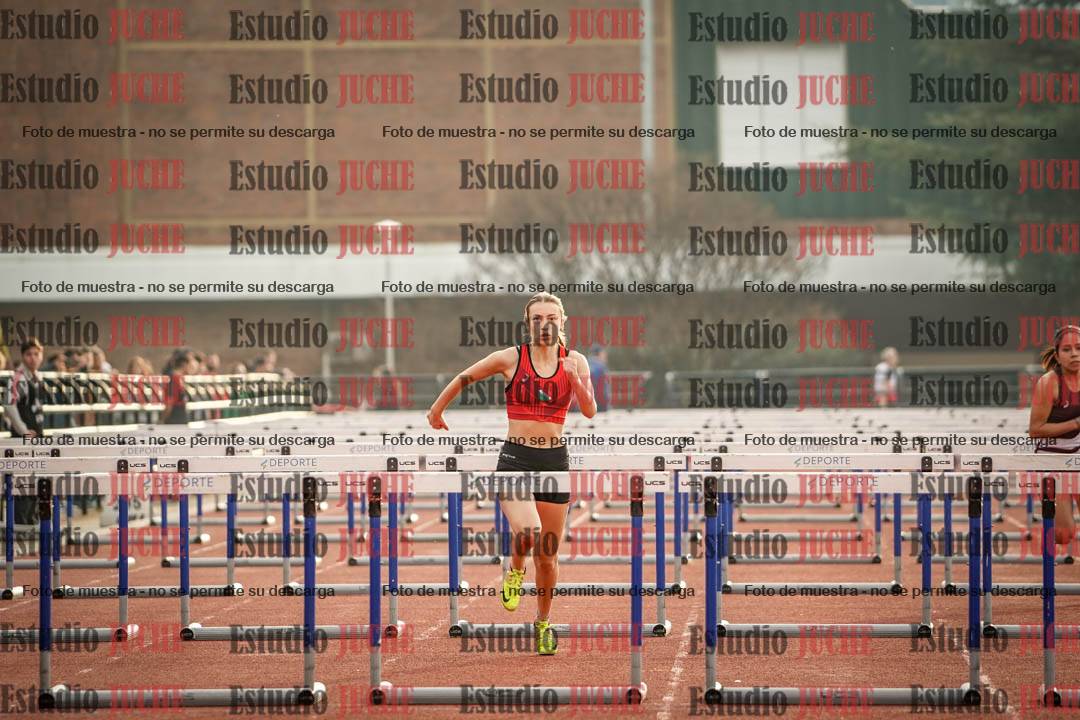 Fotos de los 100 m con vallas de mujeres