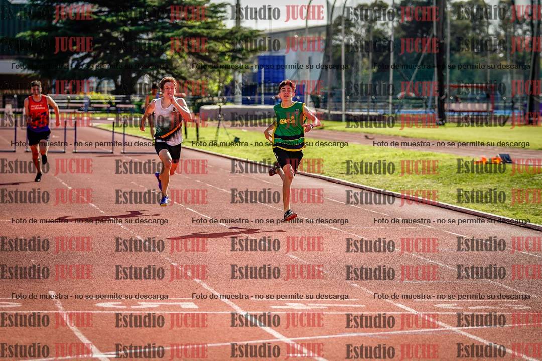 Fotos de los 295 m con vallas de varones
