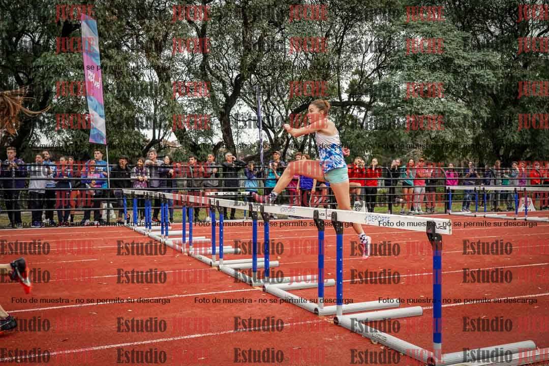 Fotos de los 100 m con vallas de mujeres