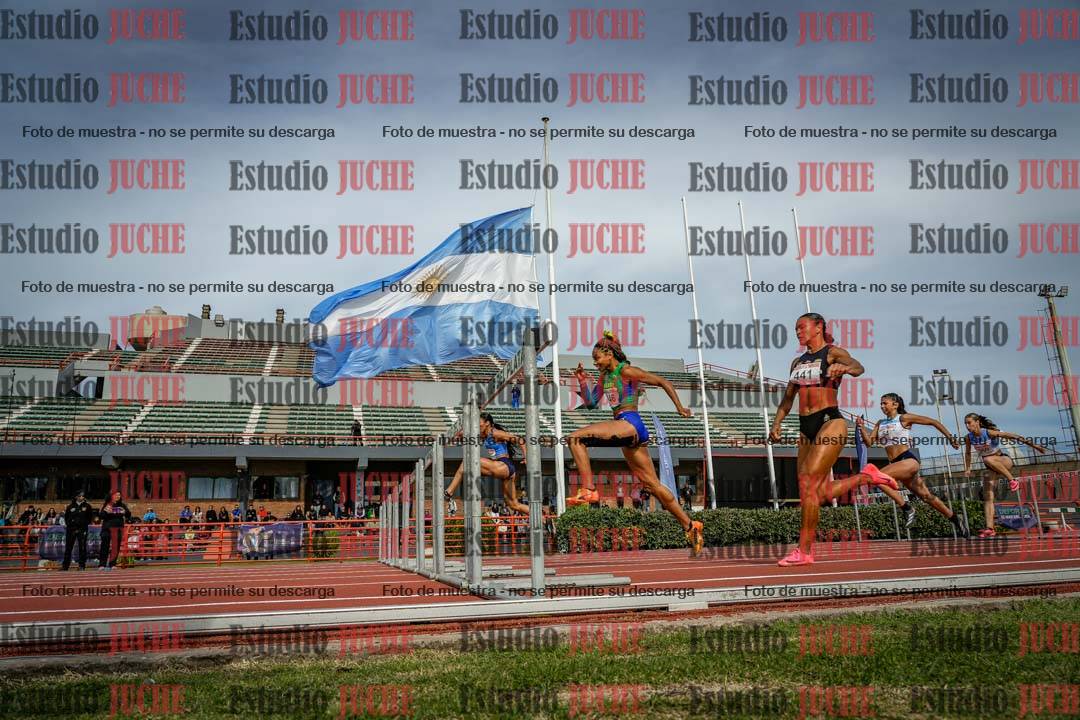 Fotos de los 100 m con vallas de mujeres