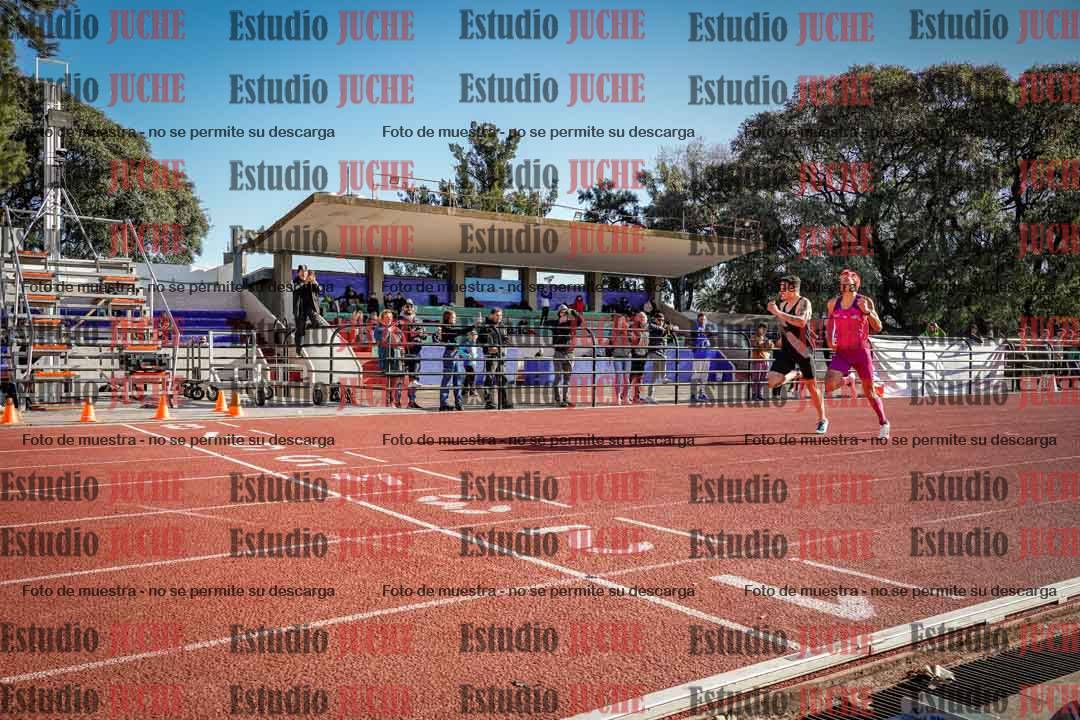 Fotos de los 400 m con vallas de varones