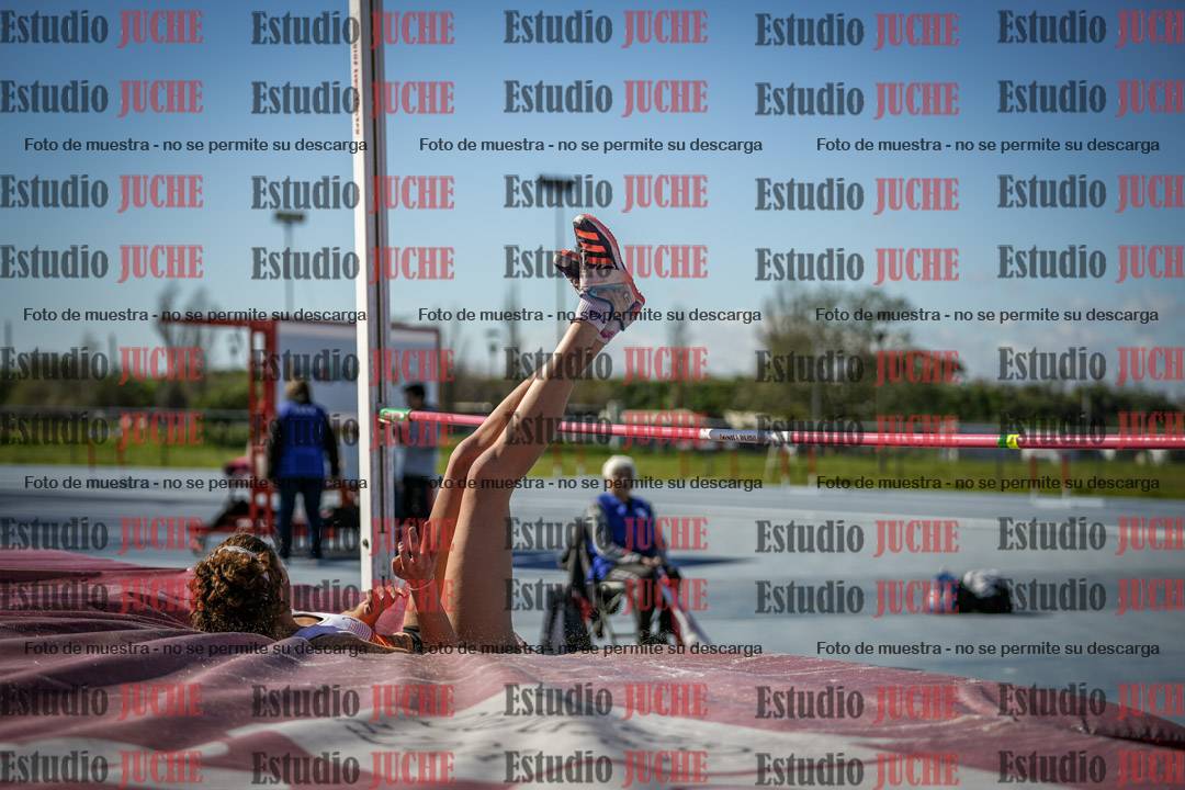 Fotos del salto en alto de mujeres