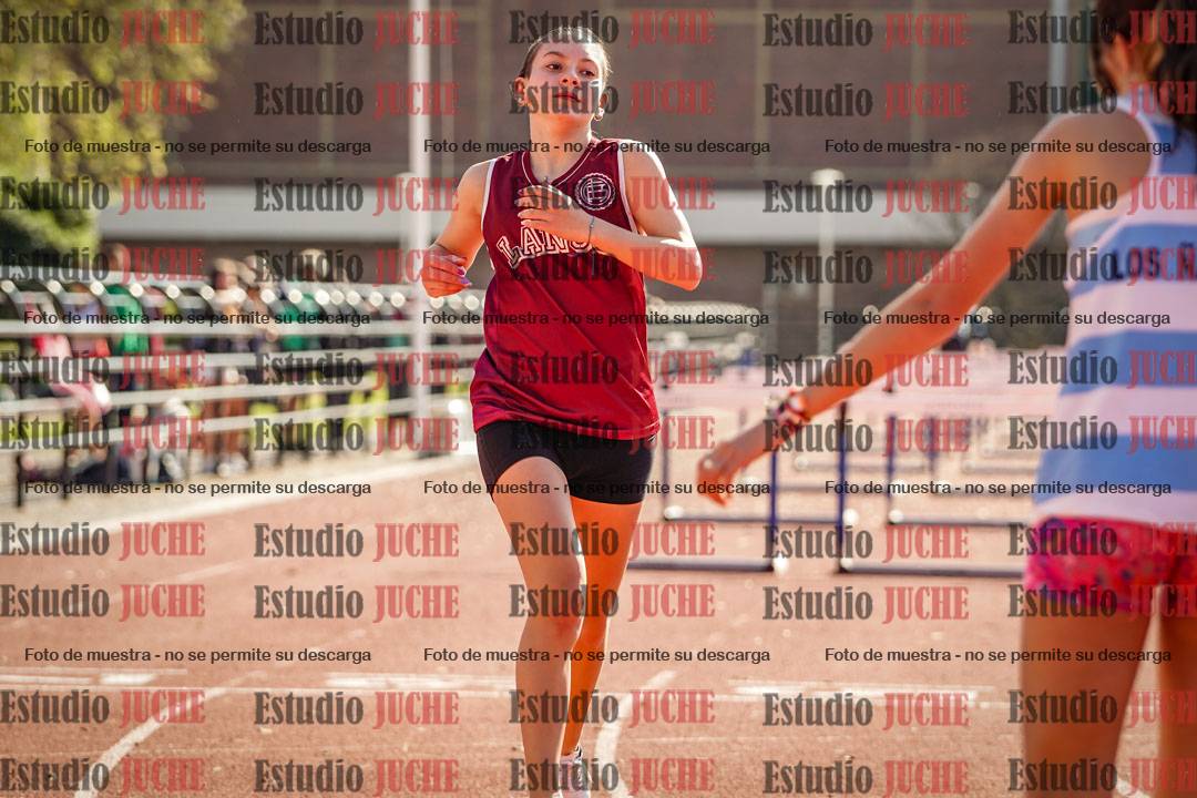 Fotos de los 80 m con vallas de mujeres - U16