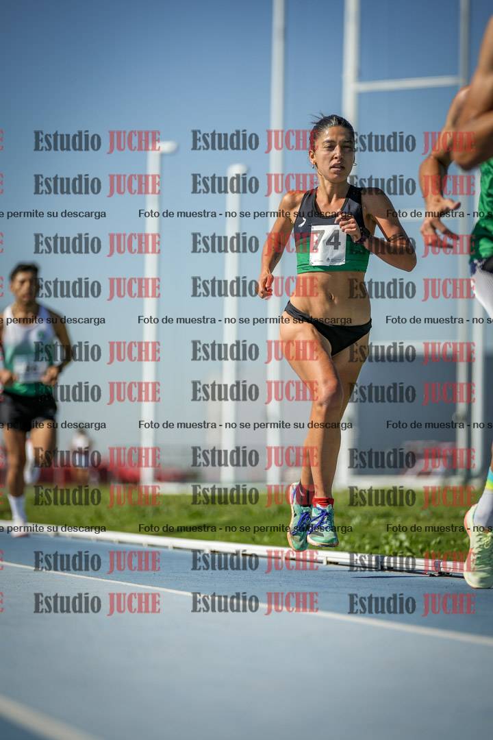 Fotos de los 5000 m de mujeres y varones - serie 1