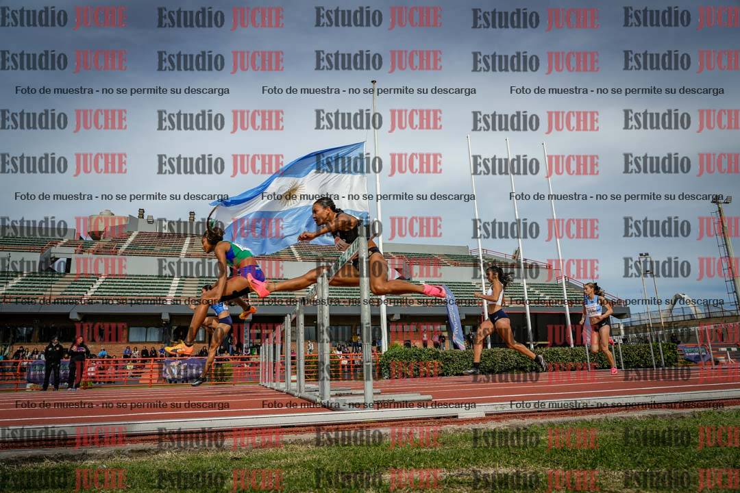 Fotos de los 100 m con vallas de mujeres