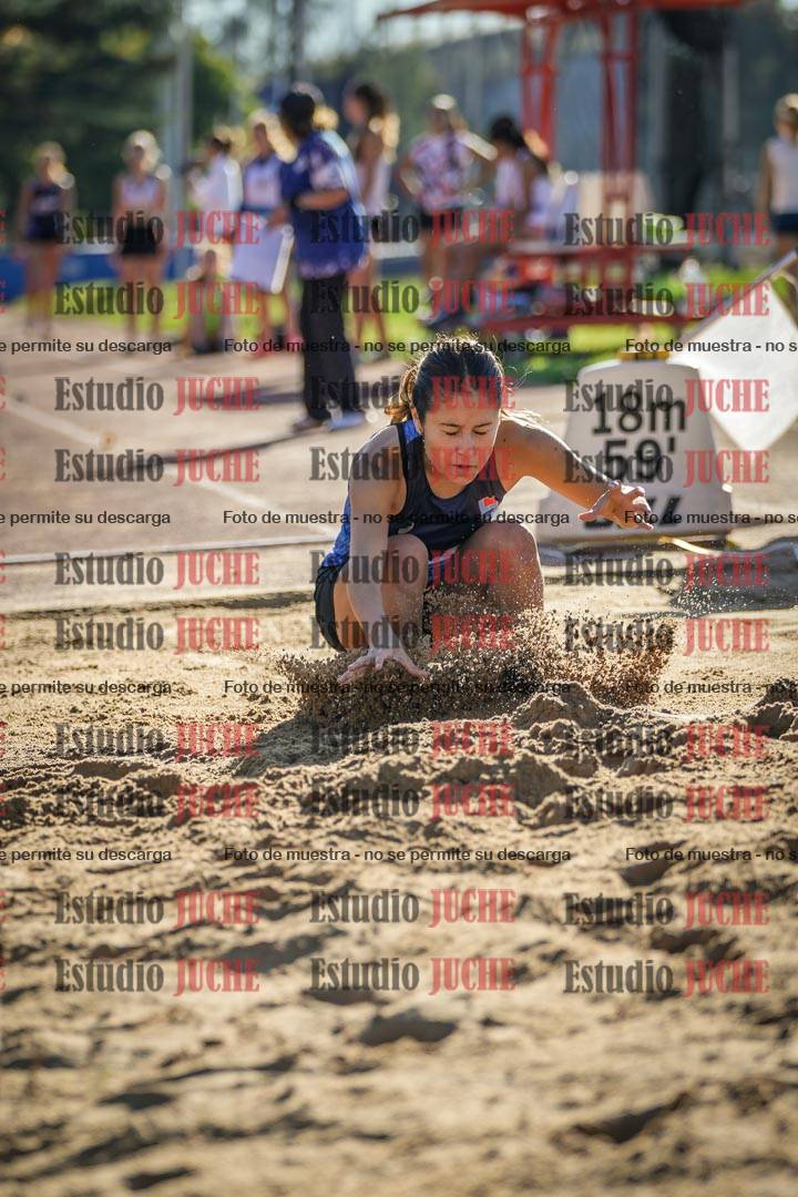 Fotos del salto en largo de mujeres - incluye U16