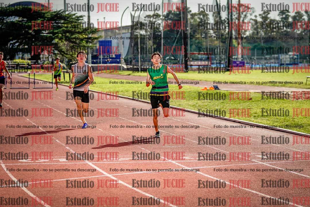 Fotos de los 295 m con vallas de varones