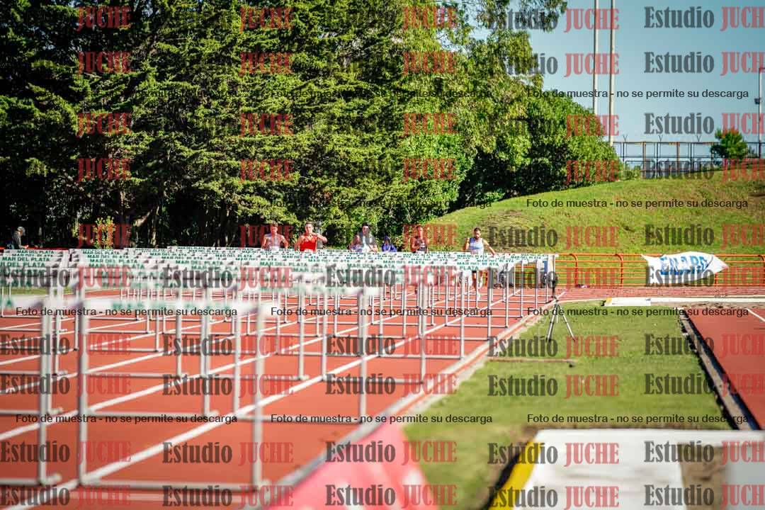 Fotos de los 100 m con vallas de varones - deca 6