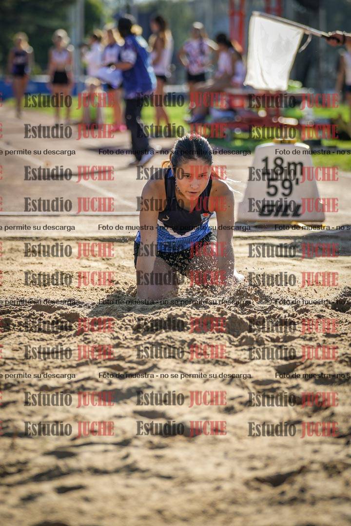 Fotos del salto en largo de mujeres - incluye U16