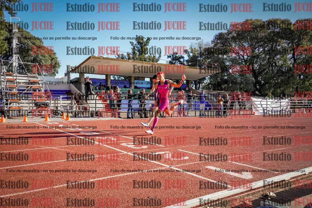 Fotos de los 400 m con vallas de varones