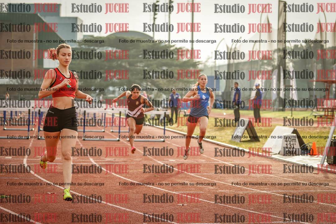 Fotos de los 100 m con vallas de mujeres