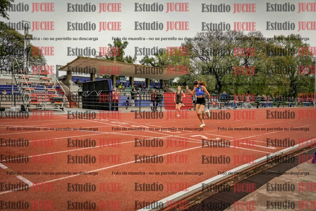 Fotos de los 295 m con vallas de mujeres