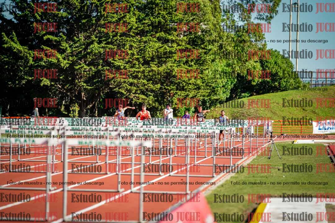 Fotos de los 100 m con vallas de varones - deca 6