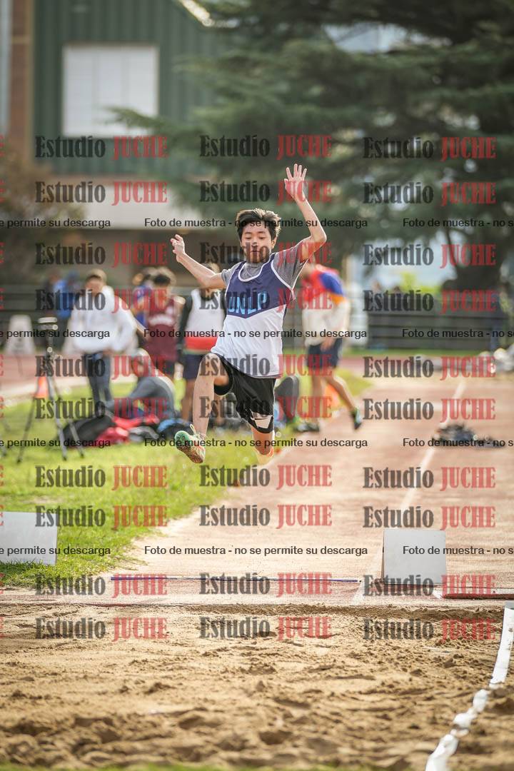 Fotos del salto en largo de varones - incluye U16