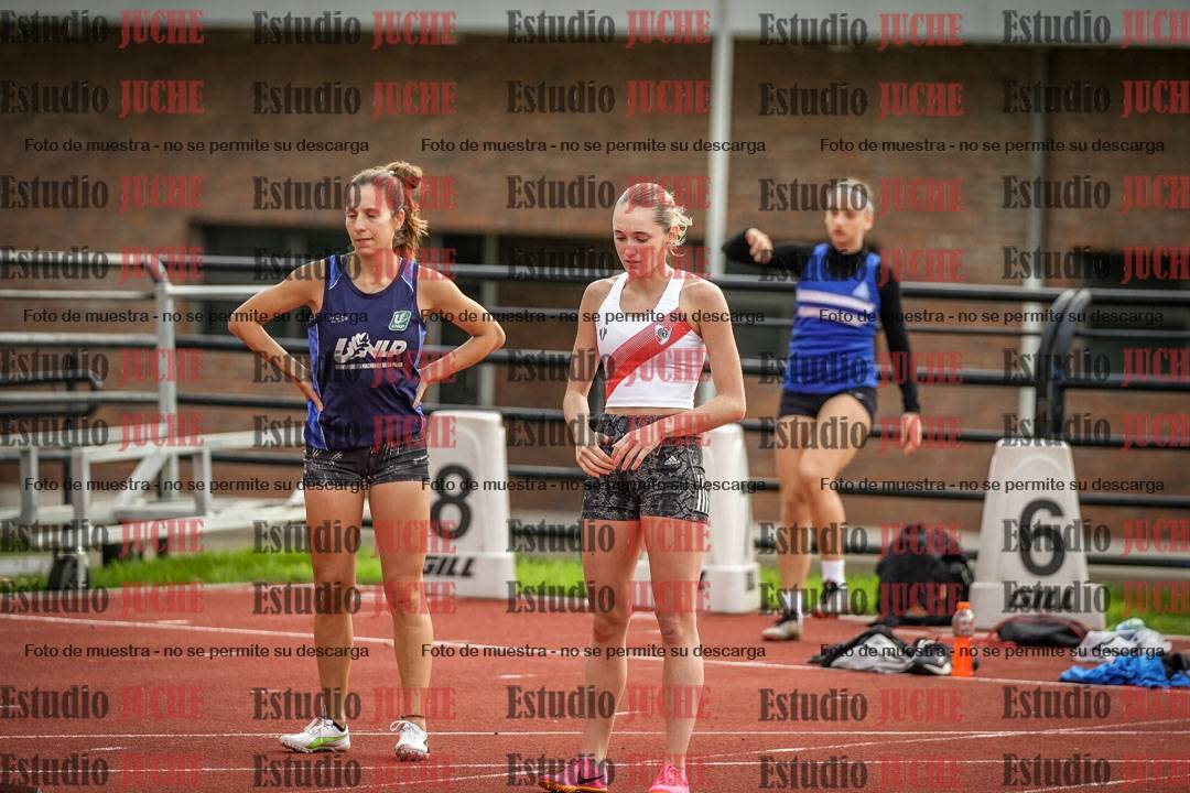 Fotos de los 100 m con vallas de mujeres