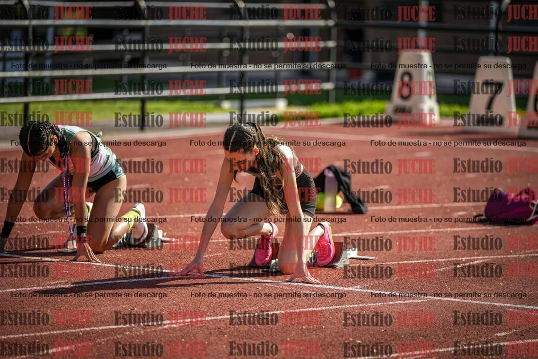 Fotos de los 100 m con vallas de mujeres