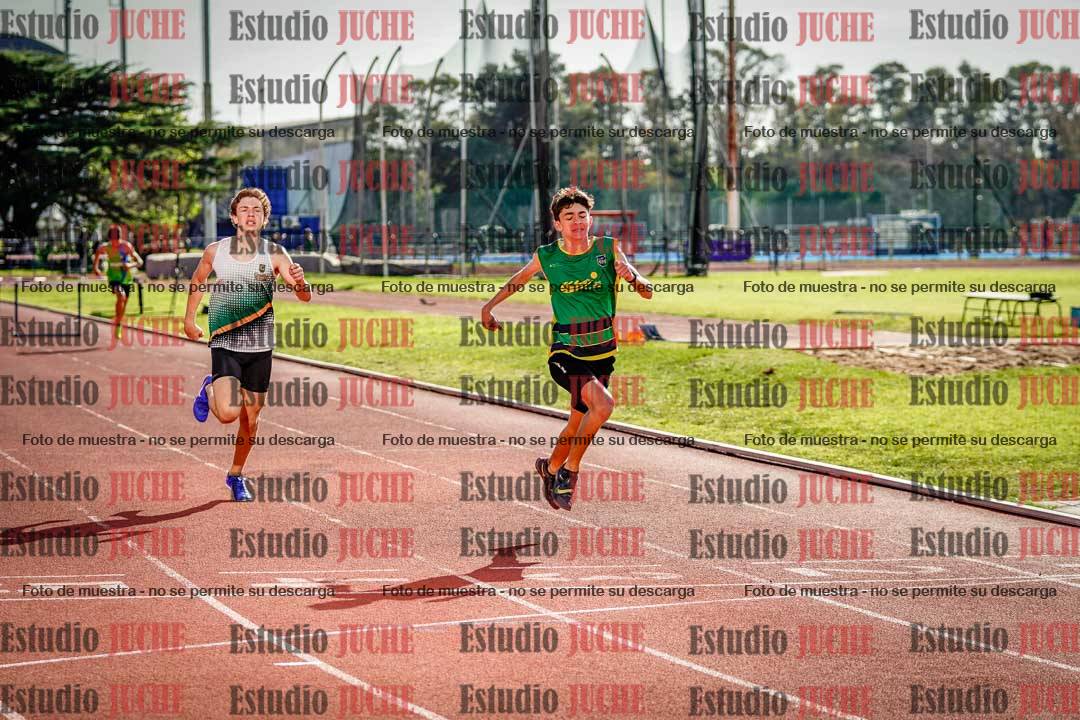 Fotos de los 295 m con vallas de varones