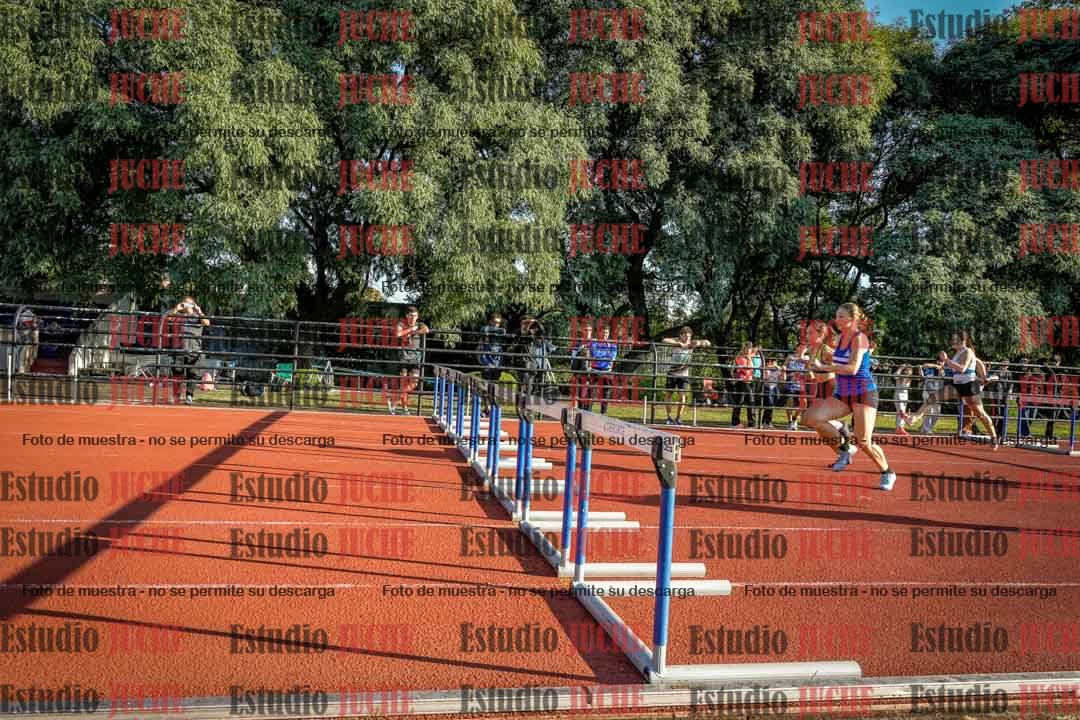 Fotos de los 100 m con vallas de mujeres