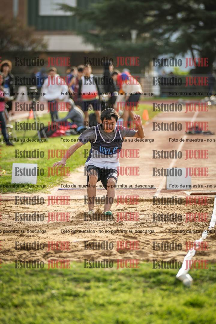 Fotos del salto en largo de varones - incluye U16