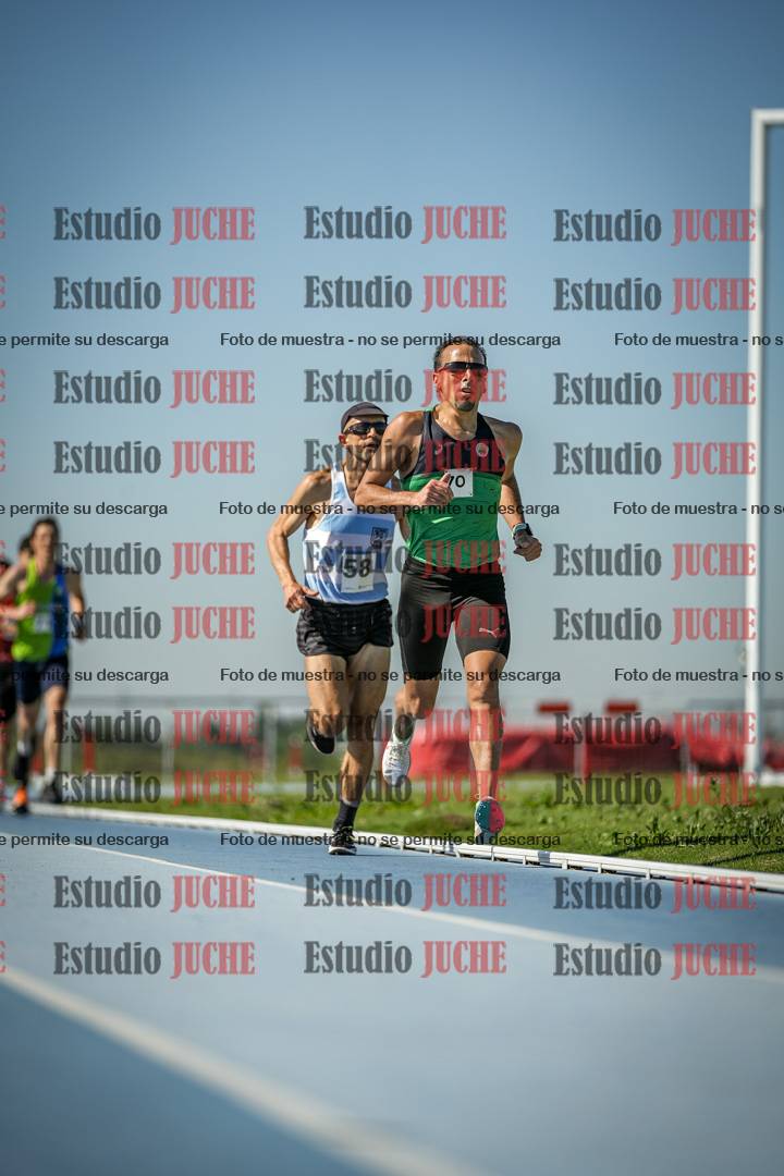 Fotos de los 5000 m de mujeres y varones - serie 1