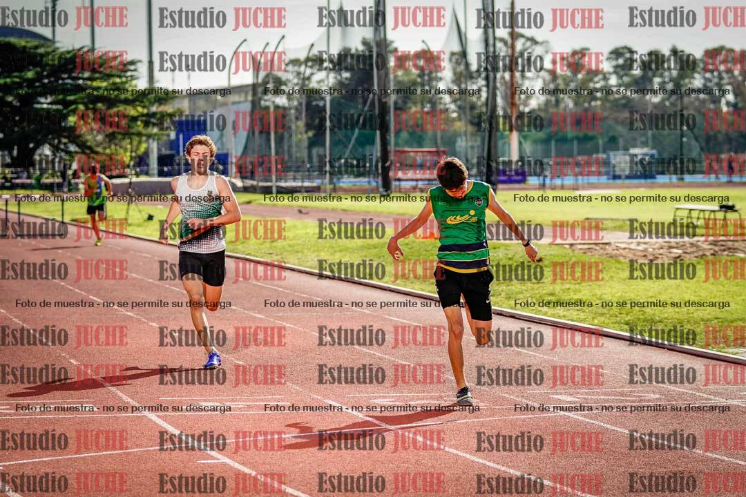 Fotos de los 295 m con vallas de varones