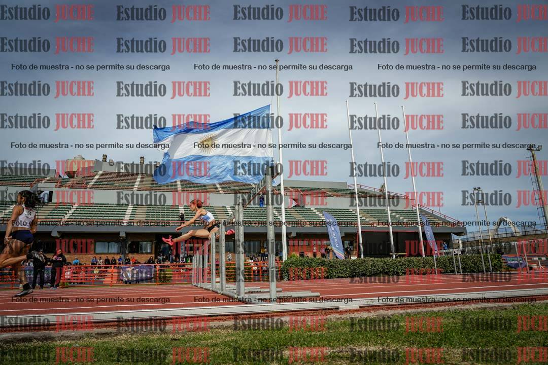 Fotos de los 100 m con vallas de mujeres