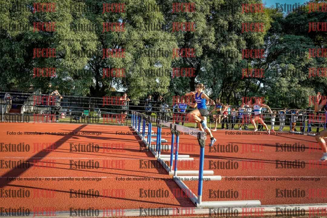 Fotos de los 100 m con vallas de mujeres