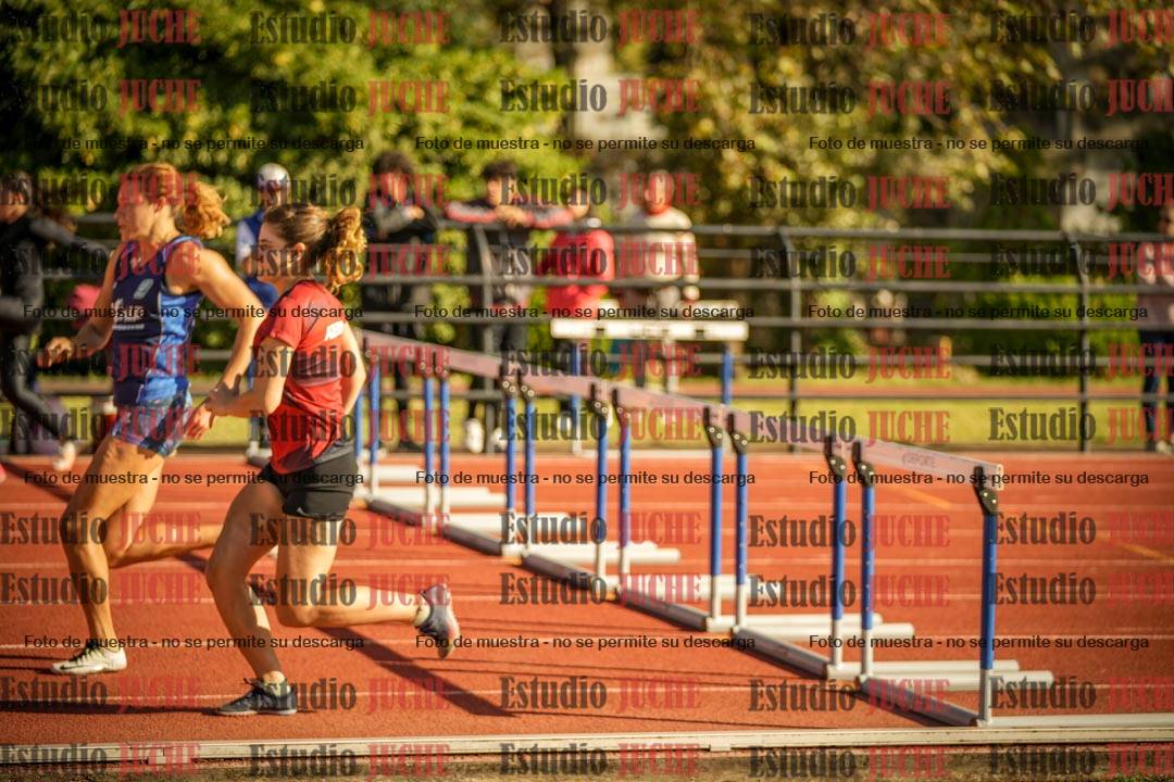 Fotos de los 100 m con vallas de mujeres