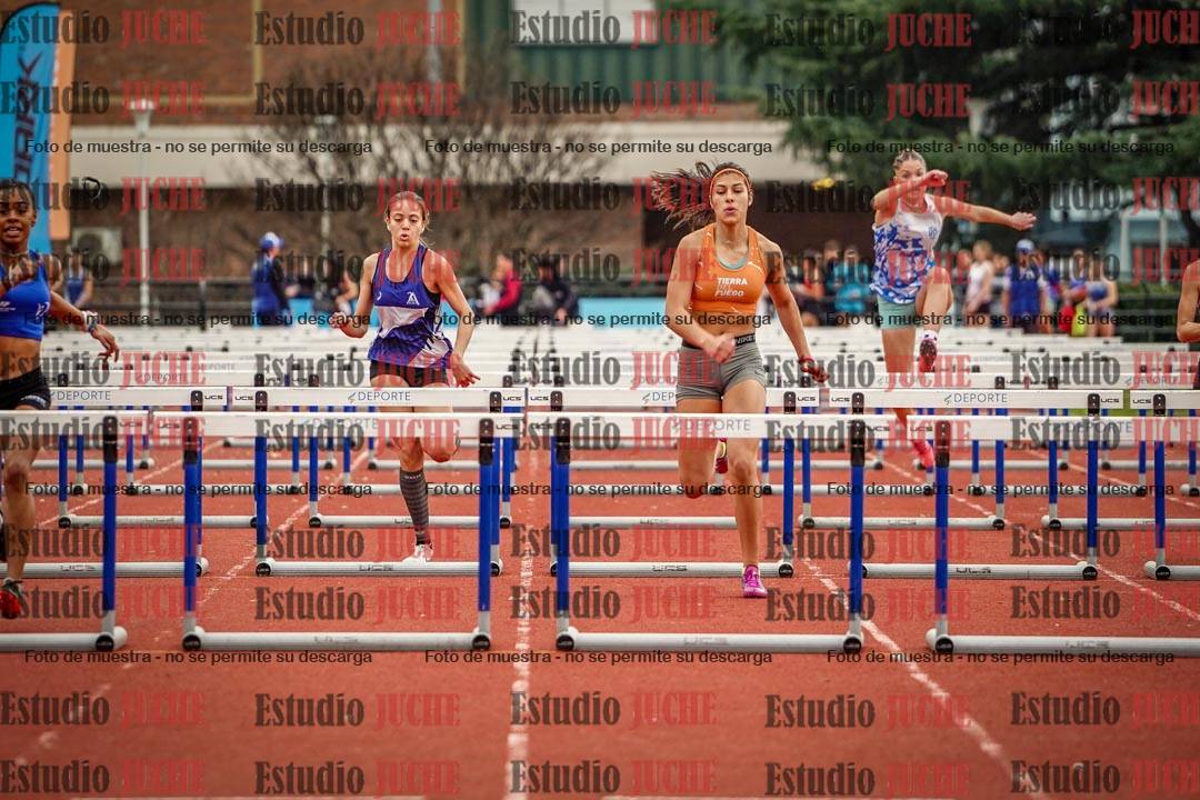 Fotos de los 100 m con vallas de mujeres