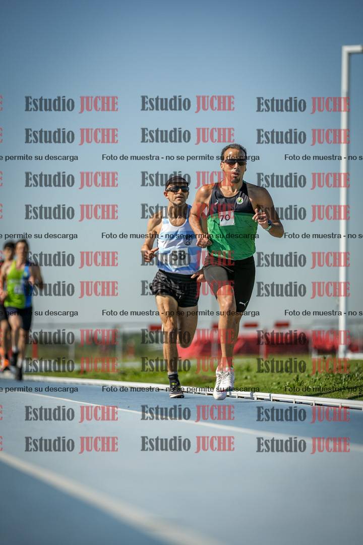 Fotos de los 5000 m de mujeres y varones - serie 1