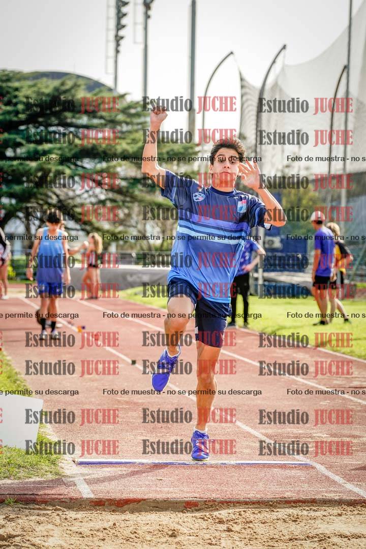 Fotos del salto en largo de varones