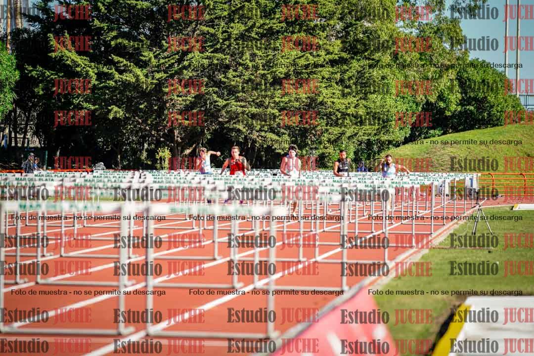 Fotos de los 100 m con vallas de varones - deca 6