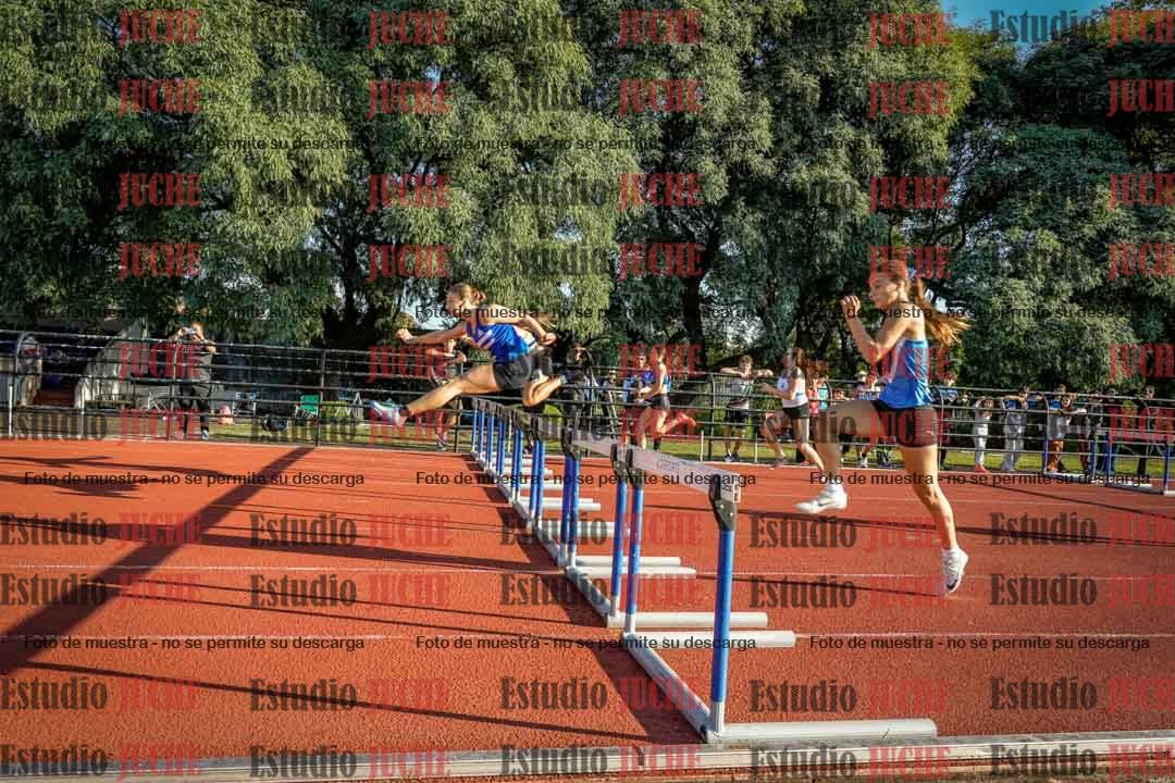 Fotos de los 100 m con vallas de mujeres