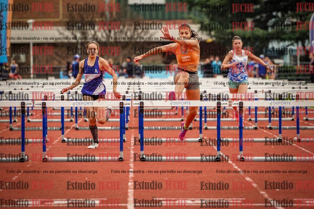 Fotos de los 100 m con vallas de mujeres