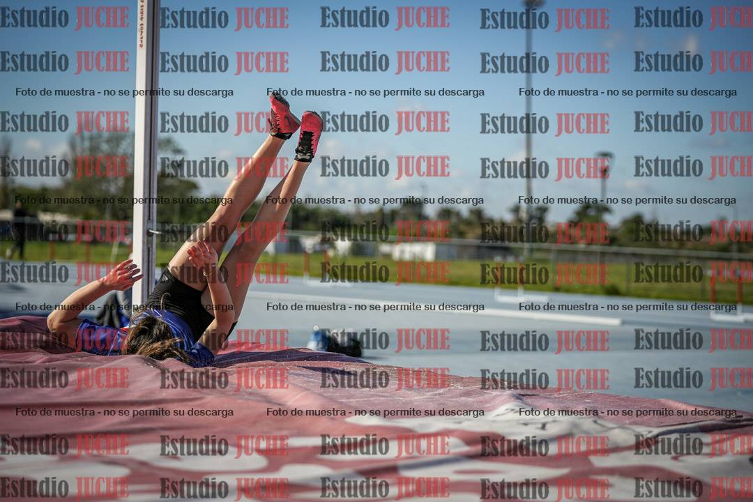 Fotos del salto en alto de mujeres