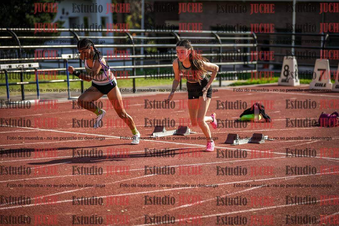 Fotos de los 100 m con vallas de mujeres