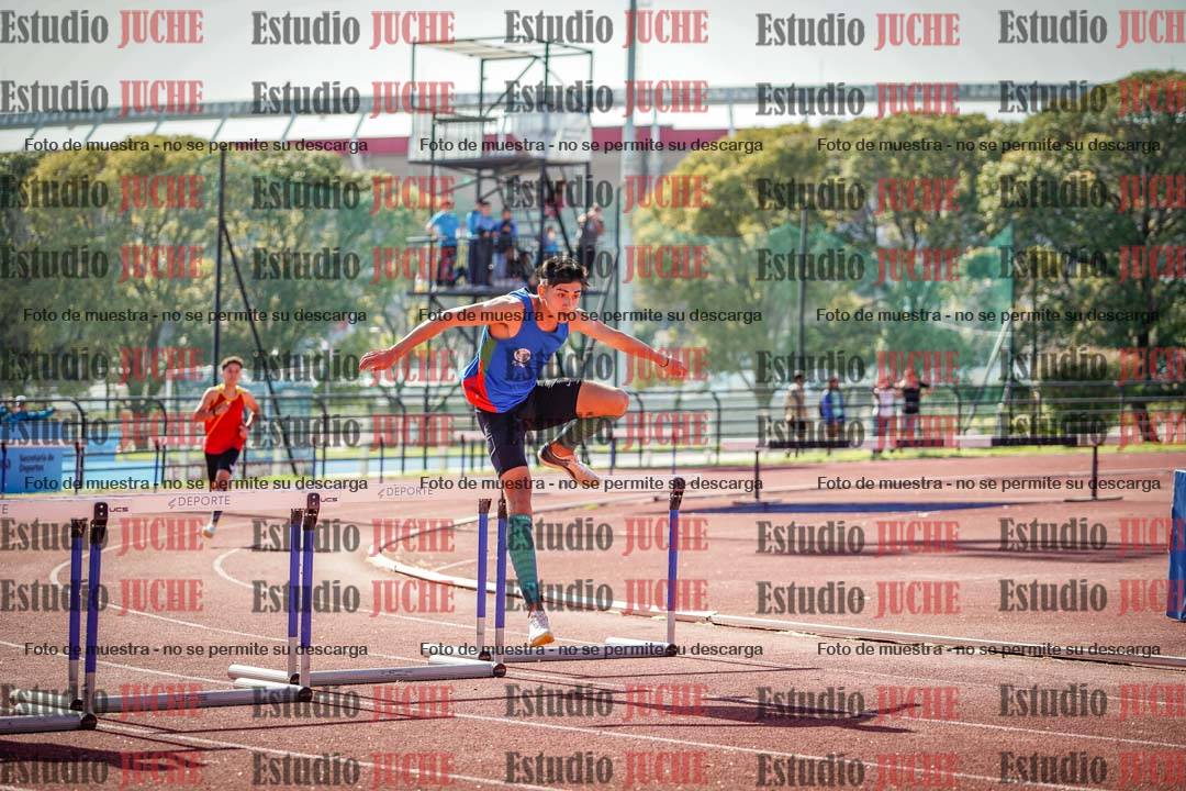 Fotos de los 295 m con vallas de varones