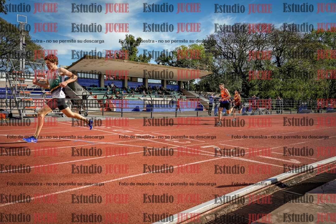 Fotos de los 295 m con vallas de varones