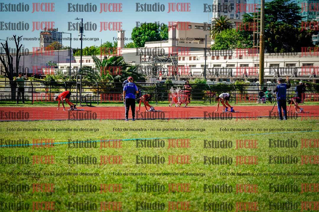 Fotos de los 295 m con vallas de varones