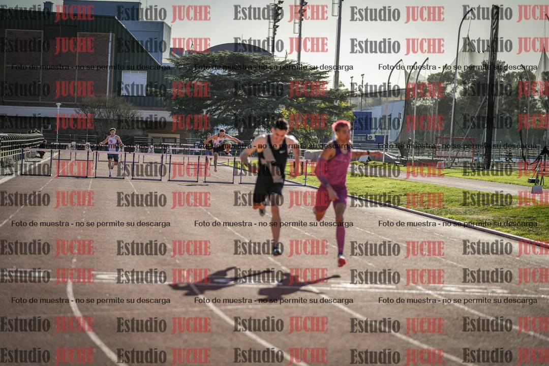 Fotos de los 400 m con vallas de varones