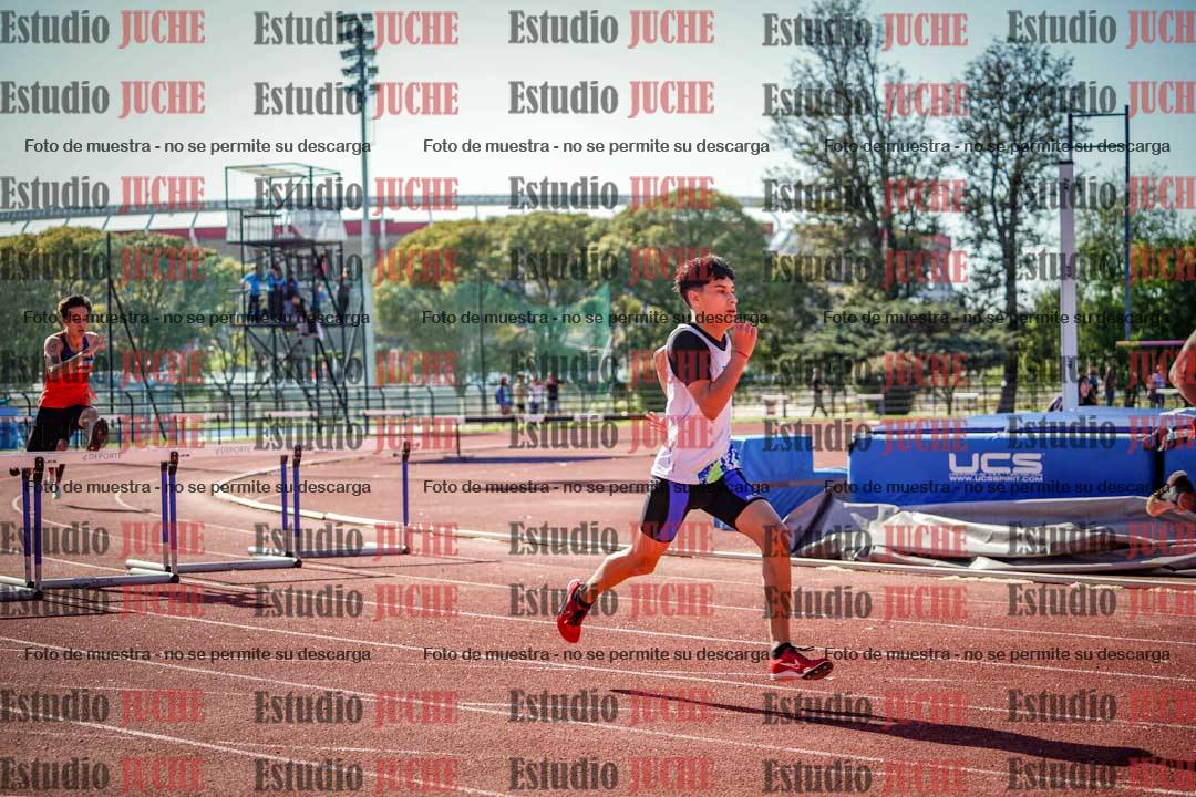 Fotos de los 295 m con vallas de varones